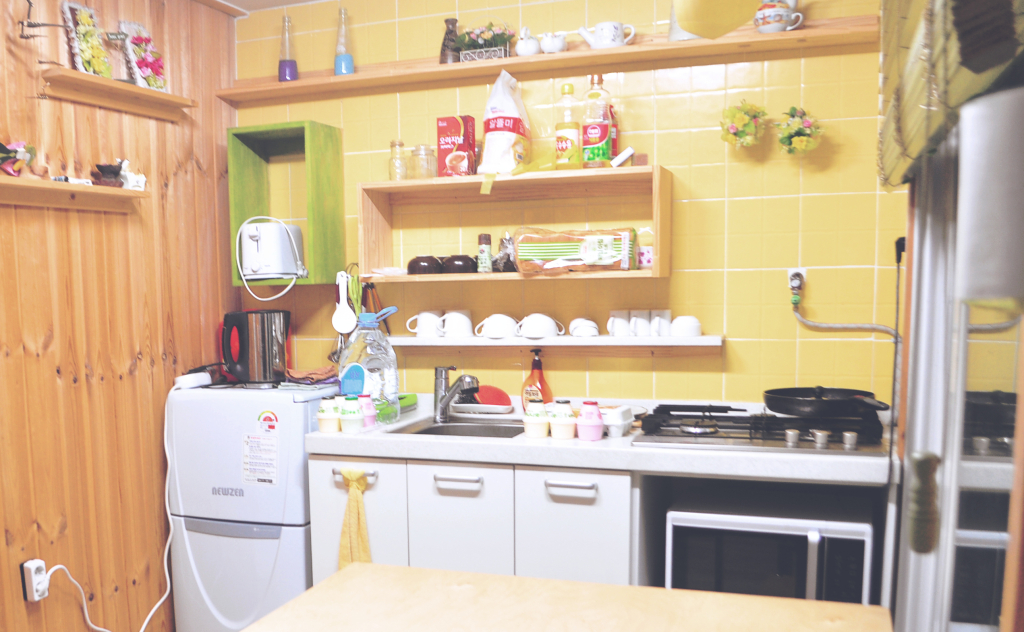 seoul-apartment-kitchen