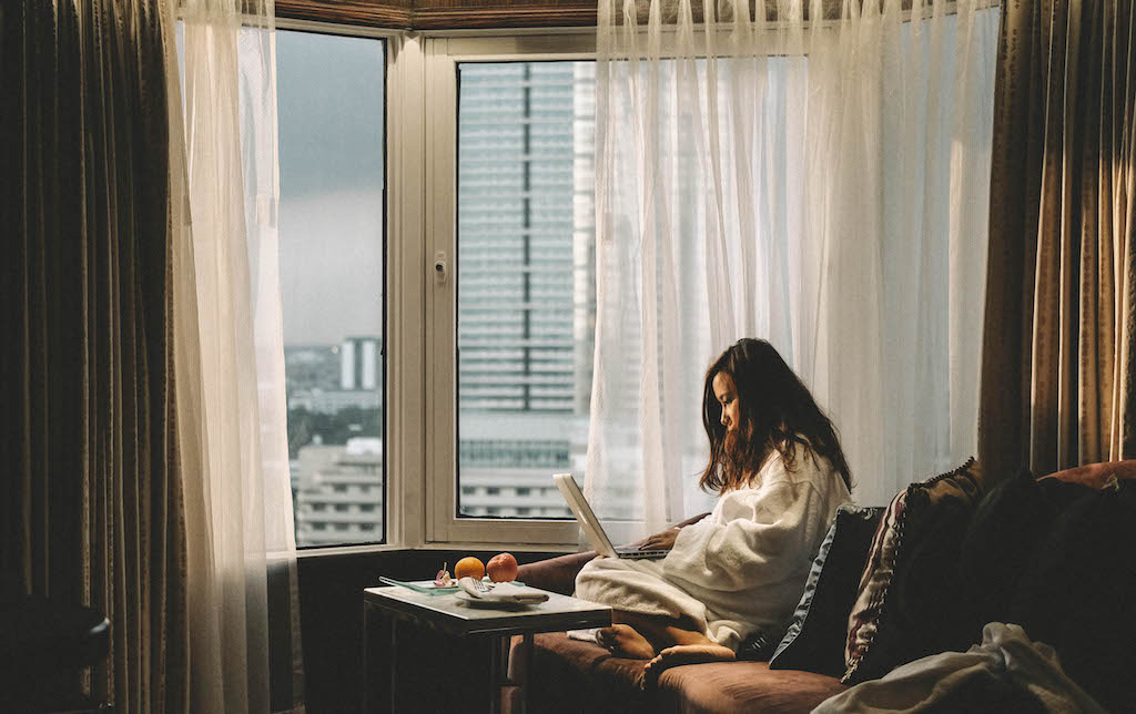 diamond-hotel-philippines-premier-room-manila-bay-view-9